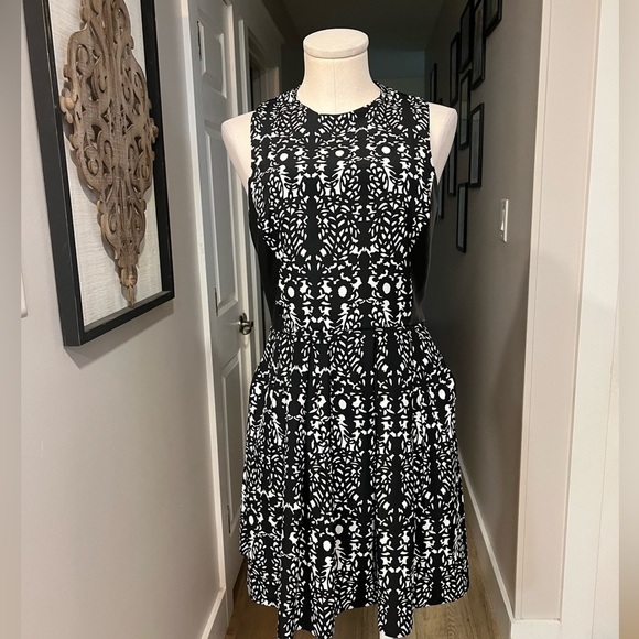 HUNTER BELL black and white abstract print with leather trip sleeveless dress - Picture 3 of 15